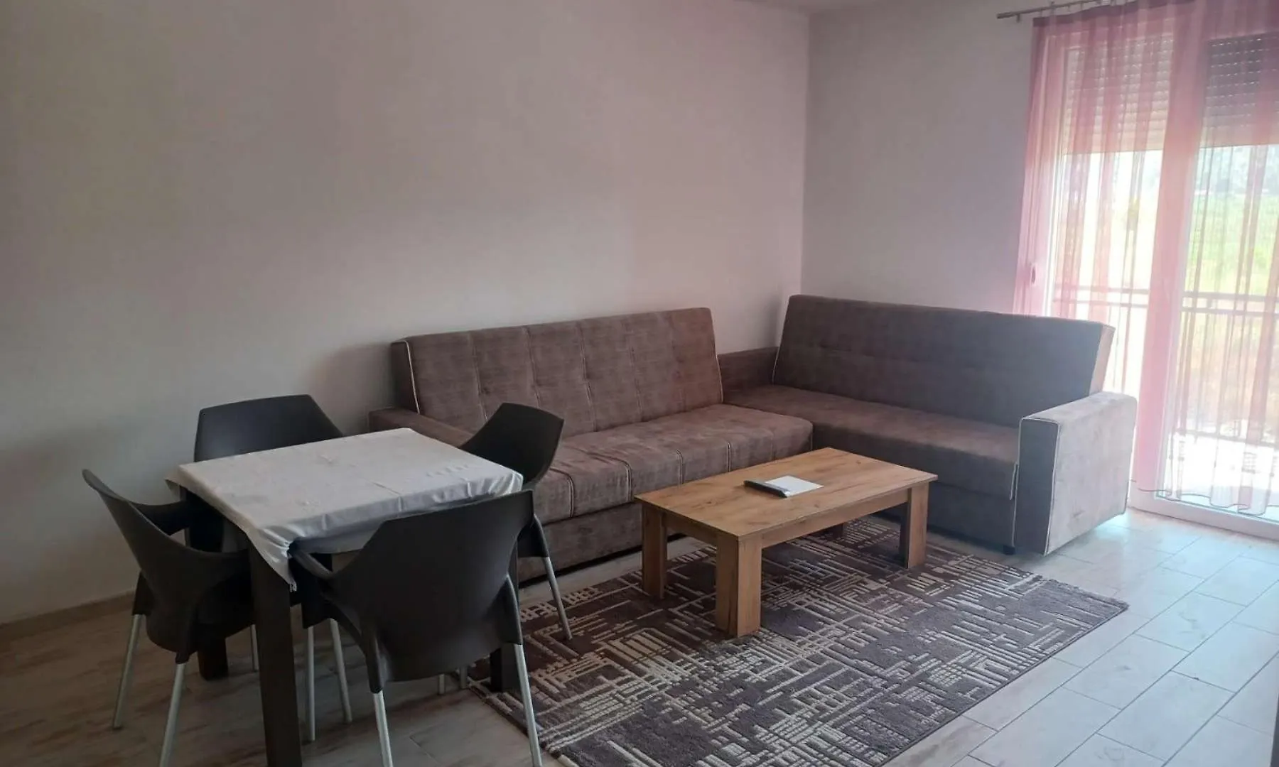Losi Apartments Sakes Albania