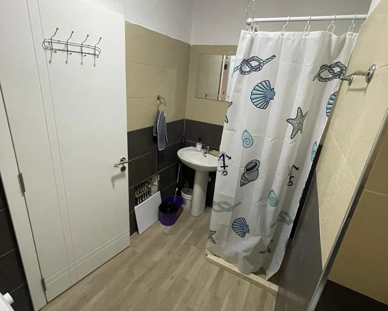 Losi Apartments Sakes