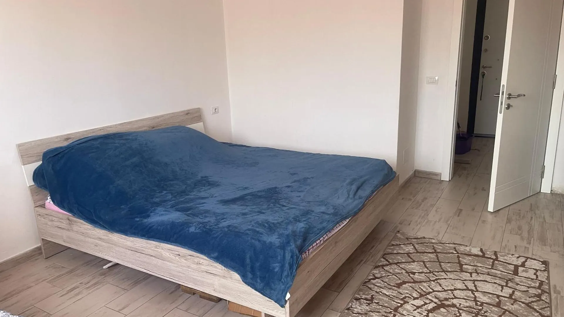 Losi Apartments Sakes 0*,